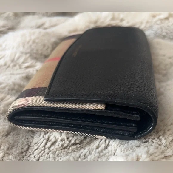 Burberry | Women’s Sleek Design Long Wallet Leather & Canvas Snap Closure - Picture 9 of 11